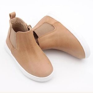 Toddler leather boot